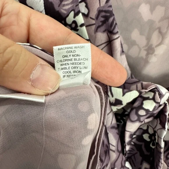 Ann Taylor Loft 8P Purple Floral Blouse Sleeveless Romantic Feminine Career Chic - Picture 4 of 7